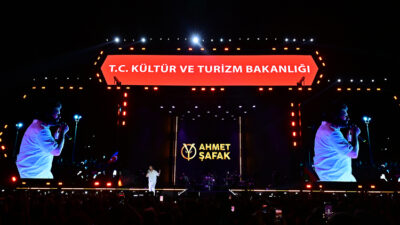 Türkiye Kültür Yolu Festivali kapsamında Kahramanmaraş’ta sahne alan Ahmet Şafak,
