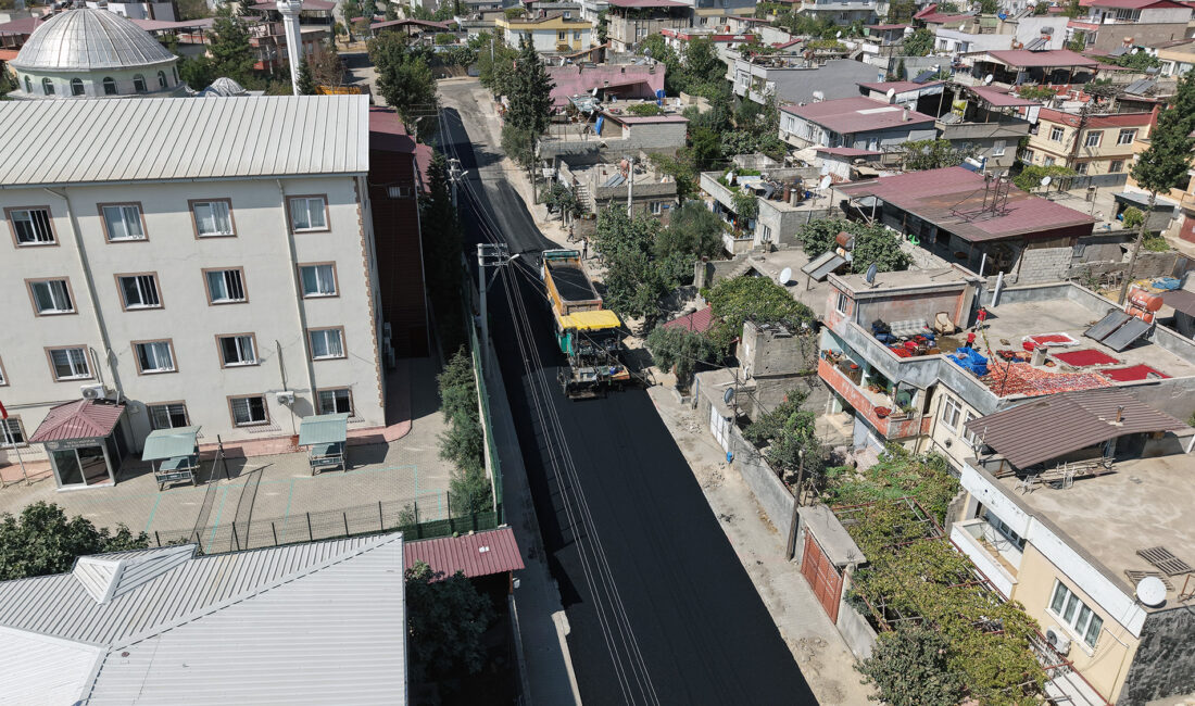 Büyükşehir Belediyesi, şehir genelinde sürdürdüğü asfalt seferberliği kapsamında 28 Eylül