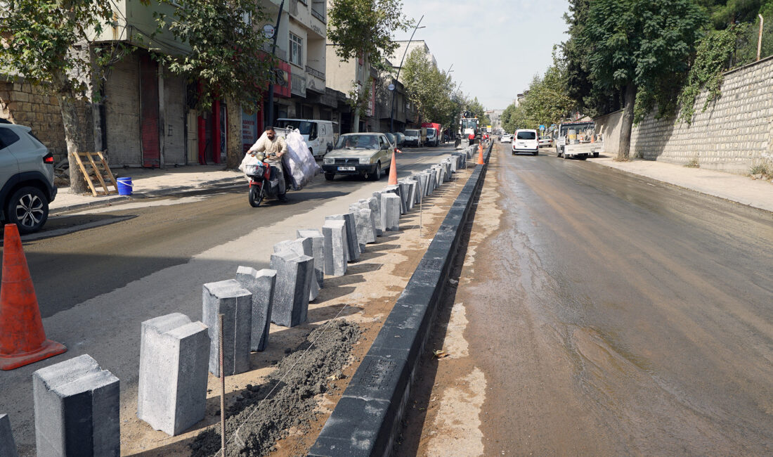 Büyükşehir Belediyesi, Onikişubat Mağralı Mahallesi Bayazıtlı Bulvarı’nda kapsamlı bir dönüşüm