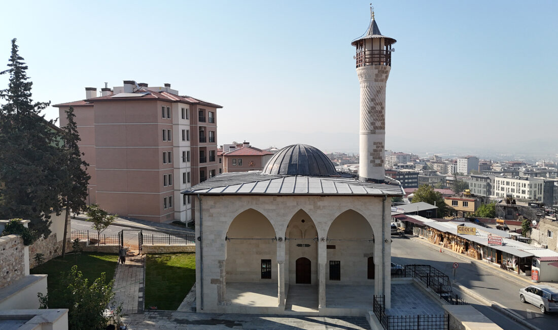 6 Şubat depremlerinde ağır hasar alan Acemli, Bektutiye, Hacı Veli
