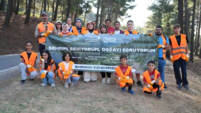 Büyükşehir Belediyesi, “Şehrimi Seviyorum, Doğayı Koruyorum” temasıyla Kazma Bağları’nda gönüllü