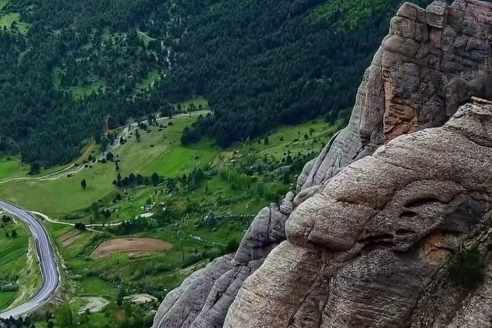 &nbsp; Kahramanmaraş’ın eşsiz coğrafi güzelliklerinden biri olan Andırın ilçesine bağlı