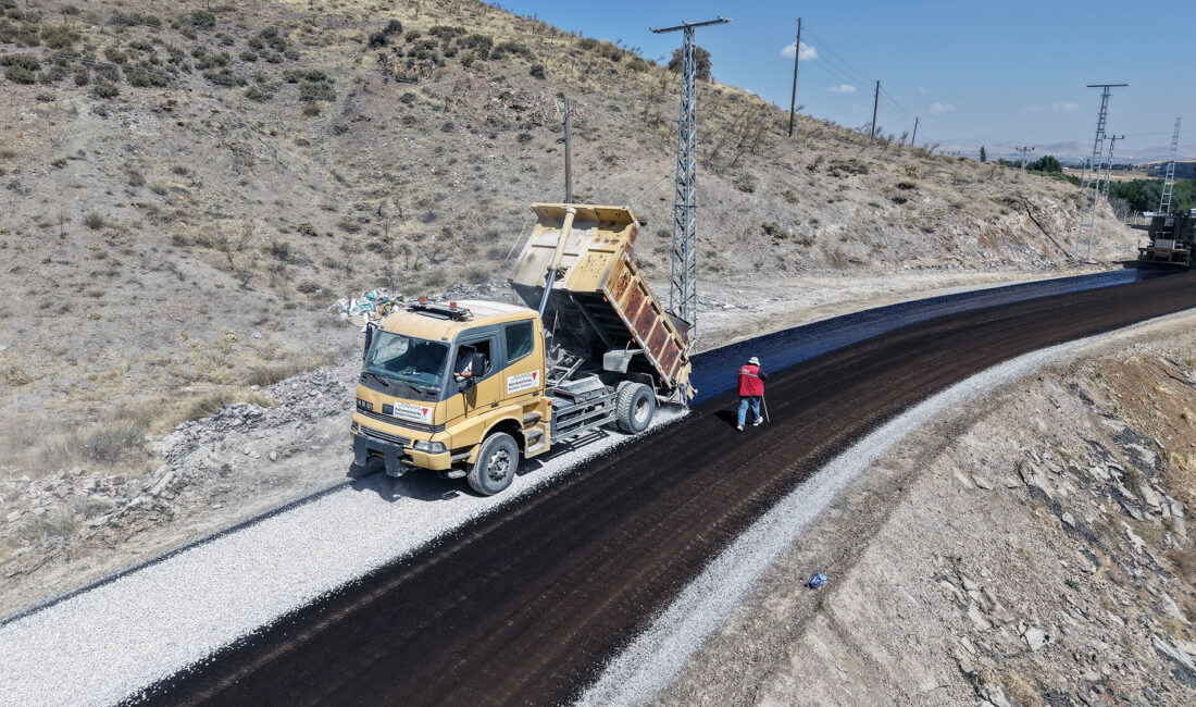 Büyükşehir Belediyesi, Göksun’un kırsal Ericek Mahallesi’nde bulunan 5 kilometre uzunluğundaki grup