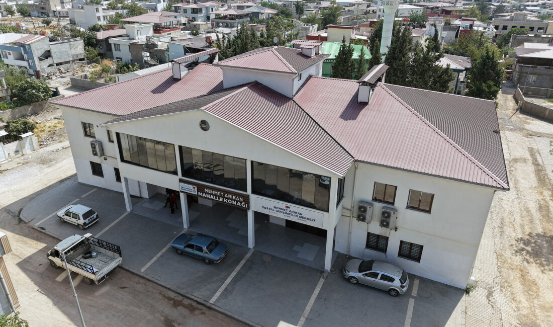 Büyükşehir Belediyesinin Kanuni Mahallesi’nde gençlerin hizmetine sunduğu Mehmet Arıkan Gençlik