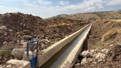 Büyükşehir Belediyesi, tarımsal üretime yönelik destekleri kapsamında Dulkadiroğlu Peynirdere Mahallesi’ne
