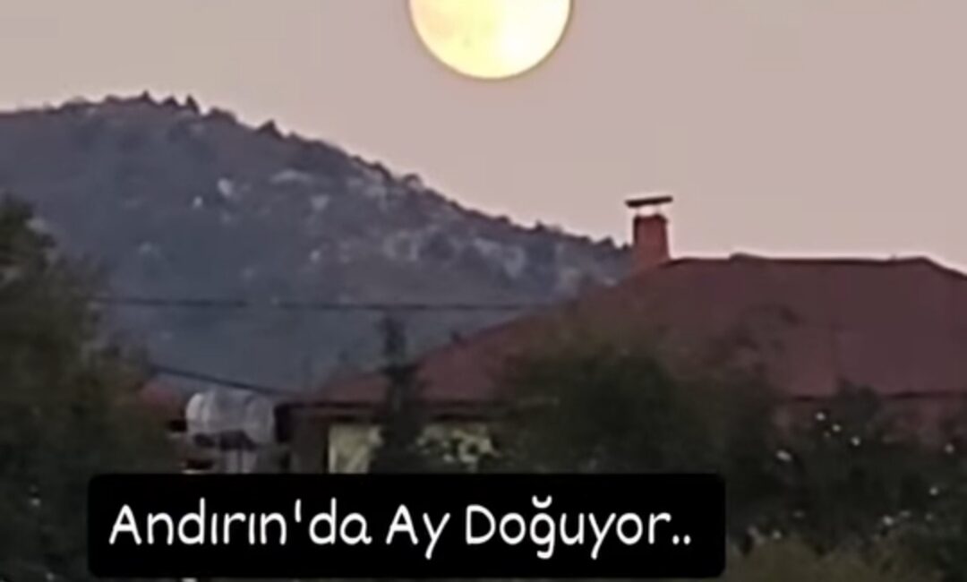 &nbsp; Kahramanmaraş’ın Andırın ilçesinde, gökyüzünde kartpostallık görüntüler oluşturan bir doğa