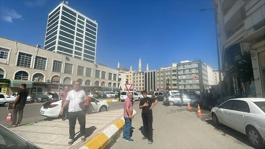 &nbsp; Şanlıurfa’nın Karaköprü ilçesinde, saat 10.40’da 5,4 büyüklüğünde deprem meydana