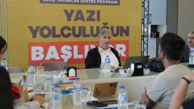 Büyükşehir Belediyesi ev sahipliğinde düzenlenen “Deprem Bölgesi Şehirlerine Özel Yazarlık