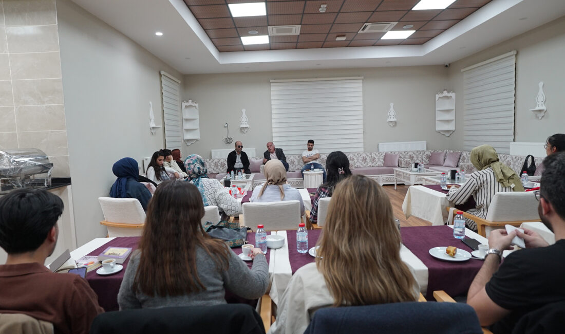 Büyükşehir Belediyesinin UNESCO Edebiyat Şehri Kahramanmaraş’ta düzenlediği uluslararası edebiyat buluşmasında,