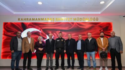 Kahramanmaraş Gazeteciler Cemiyeti Başkanı Sermet Çuhadar ve beraberindeki yönetim kurulu