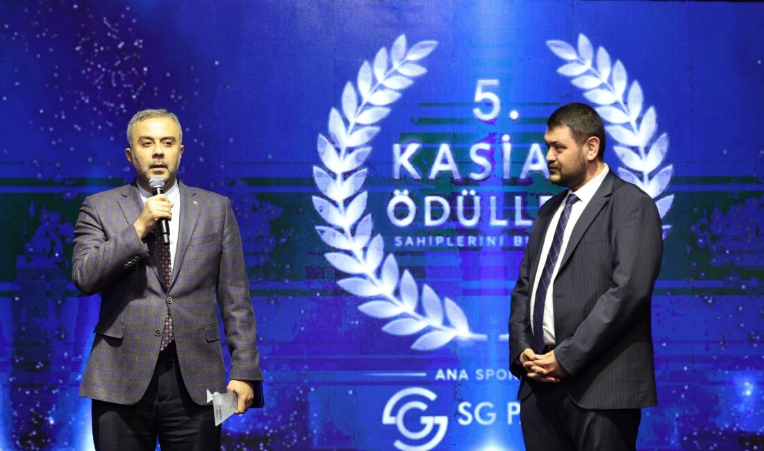   Onikişubat Belediye Başkanı Hanifi Toptaş, 5. KASİAD Ödülleri’nde Avrupa