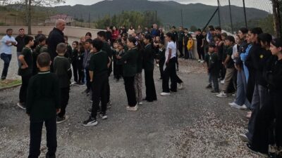 Kahramanmaraş’ın Andırın ilçesindeki Boğazören İlk ve Ortaokulu, afet bilincini artırmak