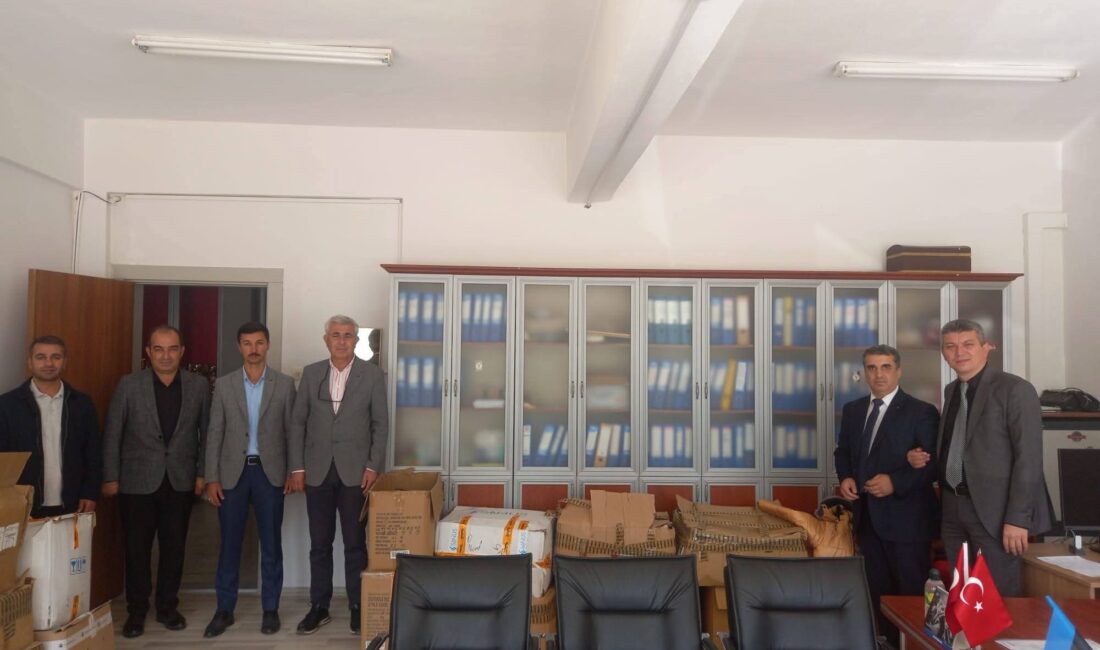Kahramanmaraş’ın Andırın ilçesinde, eğitim gören ihtiyaç sahibi çocukların yüzünü güldürecek