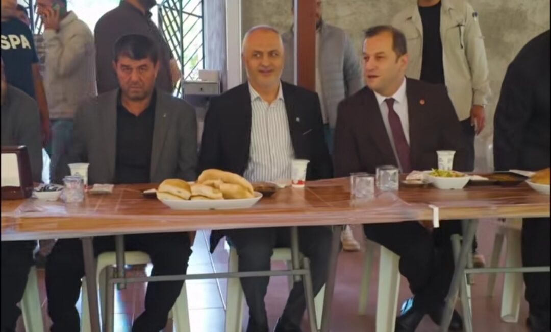 Andırın Kaymakamı Ömer Bulut ve Belediye Başkanı Ahmet Sinan Gökşen,