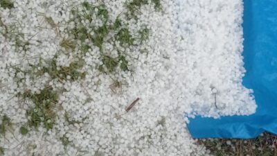 Kahramanmaraş’ın Andırın ilçesine bağlı Akifiye Mahallesi, ani bastıran şiddetli dolu