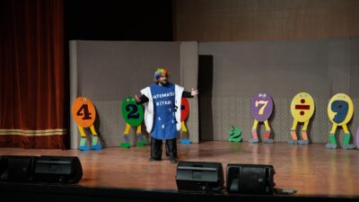 Büyükşehir Belediyesinin çocuklara yönelik kültür sanat etkinlikleri kapsamında sahnelenen “Çarpım