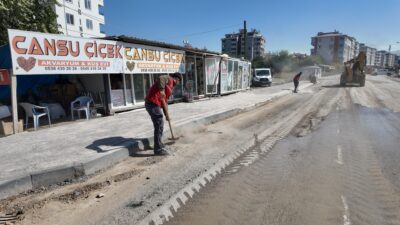 Büyükşehir Belediyesi, Elbistan Hacı Esat Efendi Caddesi’nde kapsamlı temizlik çalışması