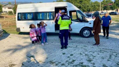 371 okul servis aracı denetlendi, 814 öğrenciye güvenlik bilgilendirmesi yapıldı.