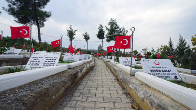Büyükşehir Belediyesi, Kapıçam Şehir Mezarlığı’nda çevre düzenlemesi, peyzaj ve bakım