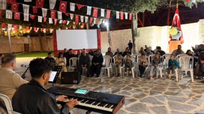 Büyükşehir Belediyesinin kültür sanat programları kapsamında Kahramanmaraş Kalesi’nde gerçekleştirilen müzik