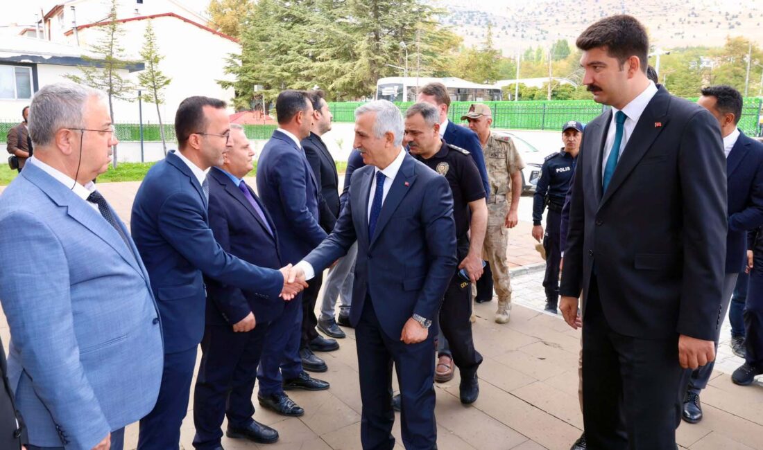 &nbsp; &nbsp; Kahramanmaraş Valisi Mükerrem Ünlüer, beraberindeki heyetle birlikte Nurhak