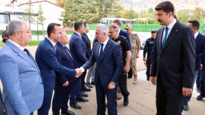 &nbsp; &nbsp; Kahramanmaraş Valisi Mükerrem Ünlüer, beraberindeki heyetle birlikte Nurhak