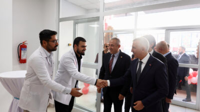 &nbsp; Kahramanmaraş Valisii Mükerrem Ünlüer, hayırsever Hurşitoğlu ailesinin katkılarıyla Yenikent